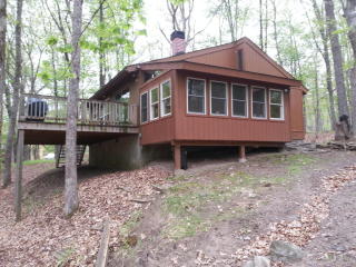 127 Buckhorn Dr, Hawley, PA 18428-4067