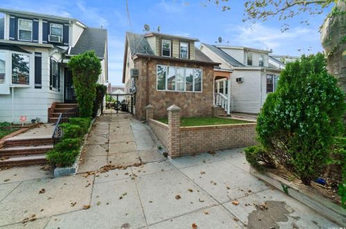 89-56 209th St, Jamaica, NY 11427-1008