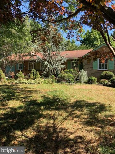 1119 Thomas Rd, Lansdale, PA 19446-1735