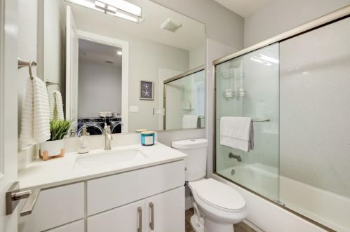 2624 Inyo Ave, Oakland CA  94601-1324 exterior