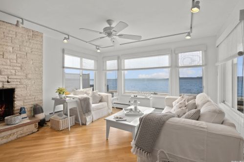 11 Argyle Dr, Northport NY  11768-1002 exterior