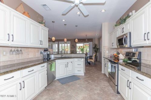 15050 Woodridge Dr, Sun City, AZ 85374-8547
