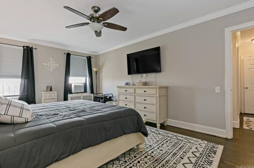 651 Terrace Ave, Mount Vernon, NY 10552-2758