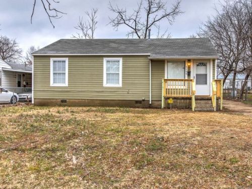 3144 Woodrow St, Tulsa, OK 74110-2318