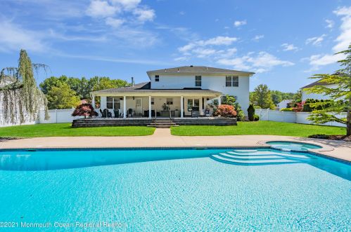 142 Serpentine Dr, Morganville NJ  07751-1400 exterior