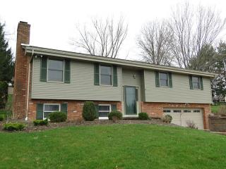 909 Bebout Rd, Venetia, PA 15367-1255