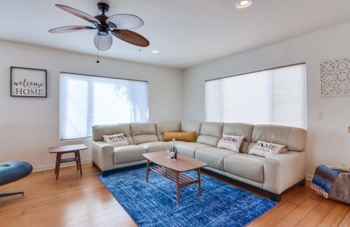 723 Diamond St, San Diego CA  92109-2447 exterior