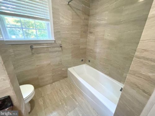 32 Pin Oak Dr, Dover DE  19904-2373 exterior