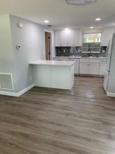 7310 33rd Ave, Saint Petersburg, FL 33710-1202