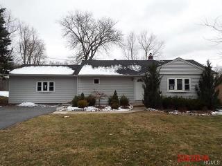 7 Barnett Rd, Monroe, NY 10950-3903