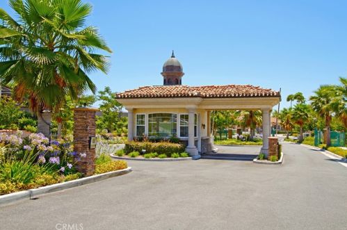 39057 Hidden Creek Ln, Temecula CA  92591-7417 exterior