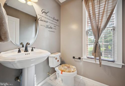 1306 Stoney Riv Dr, Prospectville PA 19002-1161 exterior