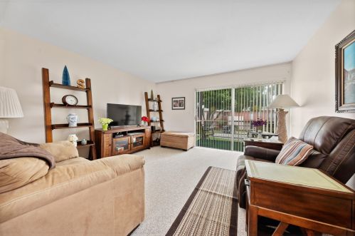 14 Golfs Edge, West Palm Beach, FL 33417-2363