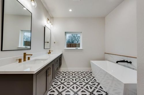 9003 Frst Hl Blvd, Dallas TX 75218-3633 exterior