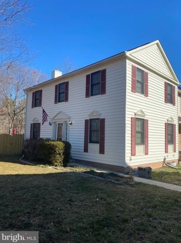 8616 Western Oak Dr, Springfield, VA 22153-3555