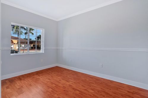 7090 5th Ave, Hialeah FL  33014-4952 exterior