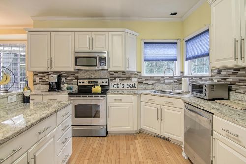 200 Oak Pt Lndg Dr, Mount Pleasant SC  29464-6283 exterior