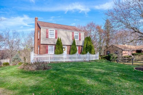 619 Guenevere Dr, Pittsburgh, PA 15237-5426