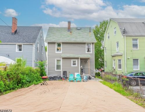 222 Maple Ave, East Orange NJ  07017-4504 exterior