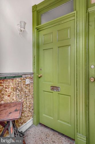637 D St, Washington, DC 20004-2904
