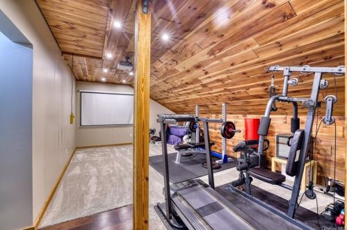 6 Cres Vw, Rock Hill NY  12775-6629 exterior