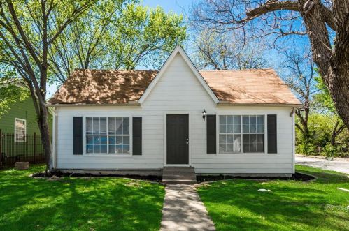 3600 Henderson St, Fort Worth, TX 76110-5045