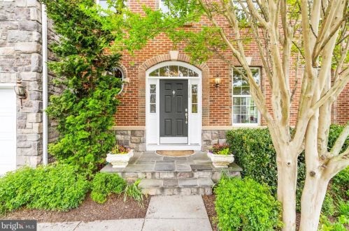 1916 Belleville Dr, Leesburg, VA 20176-6562