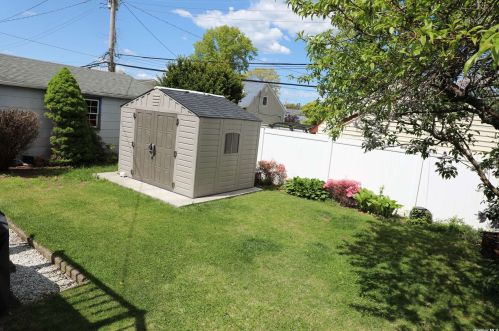 2481 6th St, Hempstead NY  11554-3115 exterior