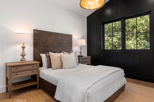 4955 Haskell Ave, Van Nuys CA  91436-1674 exterior