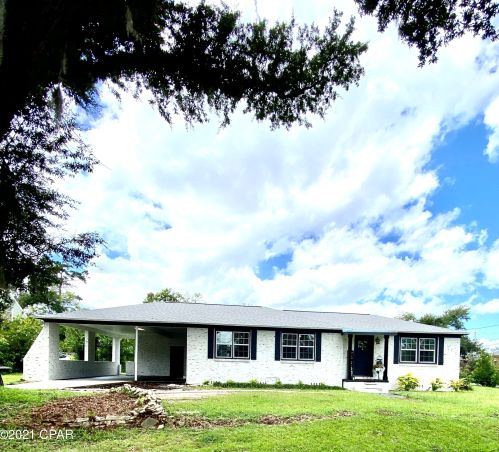 2965 Daniels St, Marianna, FL 32446-2937