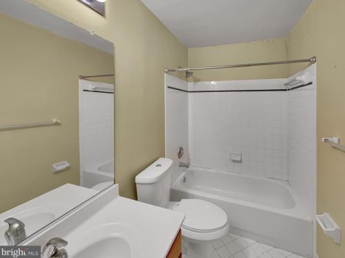 5771 Rhode Island Dr, Woodbridge VA  22193-3830 exterior