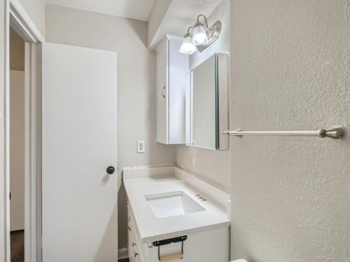 1922 Muret St, Irving TX 75062-6972 exterior