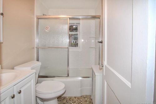 64 Burnham St, Hartford, CT 06108-0010