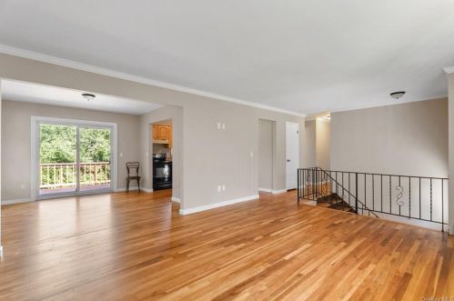 30 Ridgeview Ave, Mahopac, NY 10541-4819
