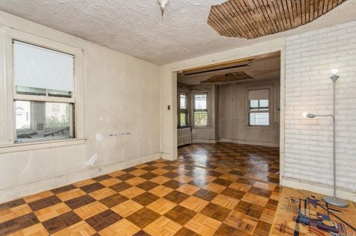 25 Walnut St, New Rochelle, NY 10801-6211
