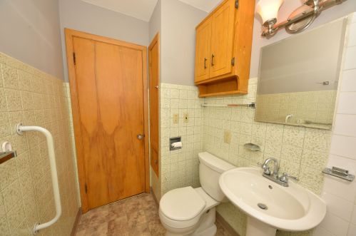 4237 60, Milwaukee WI 53220-3508 exterior