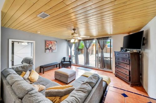 17119 Saticoy St, Van Nuys CA 91406-2146 exterior