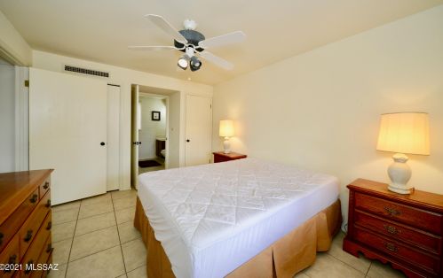 174 Paseo Tierra, Green Valley AZ  85614-7396 exterior