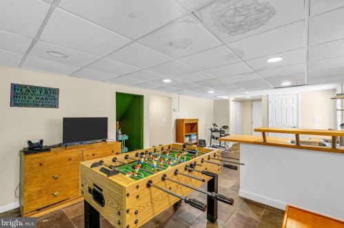 16 Bayberry Rd, Princeton NJ  08540-7417 exterior