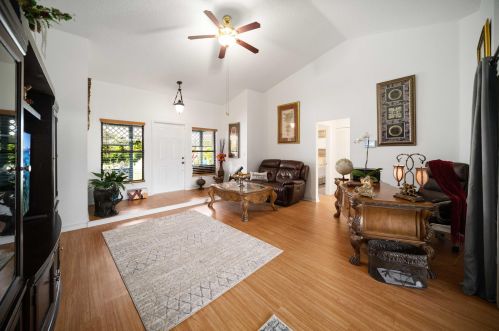 419 Cork Rd, Fort Pierce, FL 34984-8910