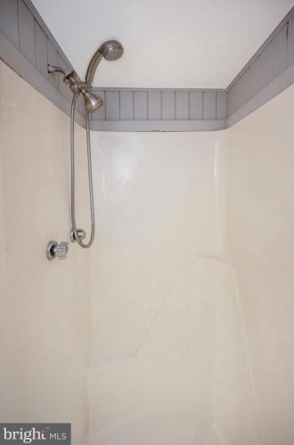 120 Hillside Dr, Locust Grove VA 22508-5233 exterior