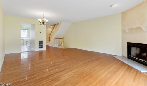 136 Panorama Dr, Edgewater NJ  07020-7241 exterior