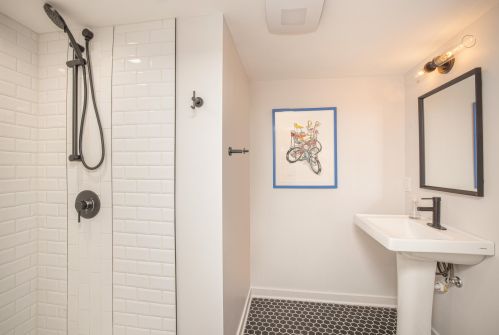 9062 Lake Dr, Milwaukee WI  53217-1974 exterior