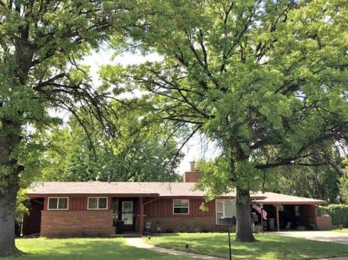 504 High Dr, Riverdale, KS 67152-3231