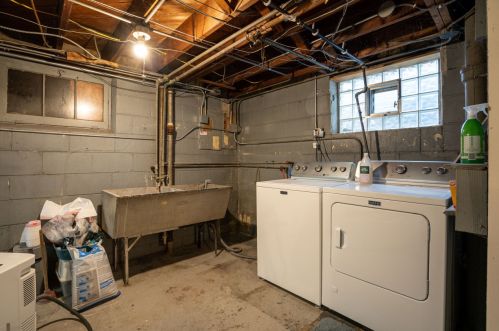 2926 77 St, Milwaukee WI 53222-5015 exterior