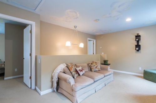 135 Brookside Dr, North Kingstown RI  02852-2005 exterior