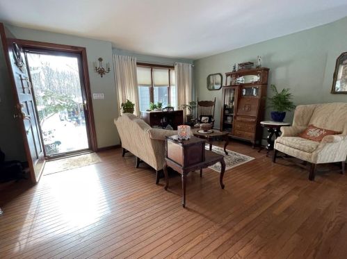 128 Pound Rd, Cumberland RI  02864-2706 exterior