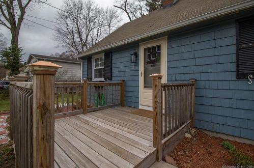 20 Taylor St, Windsor CT  06095-2434 exterior