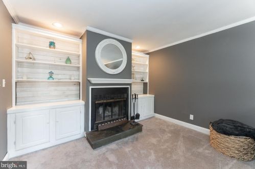 281 Chelsea Cir, Newtown Square PA  19073-2104 exterior