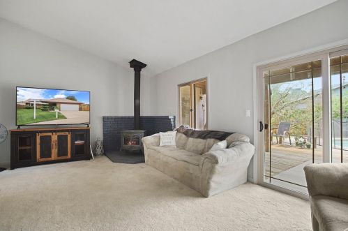 529 Cheri Ct, Ripon CA  95366-2805 exterior